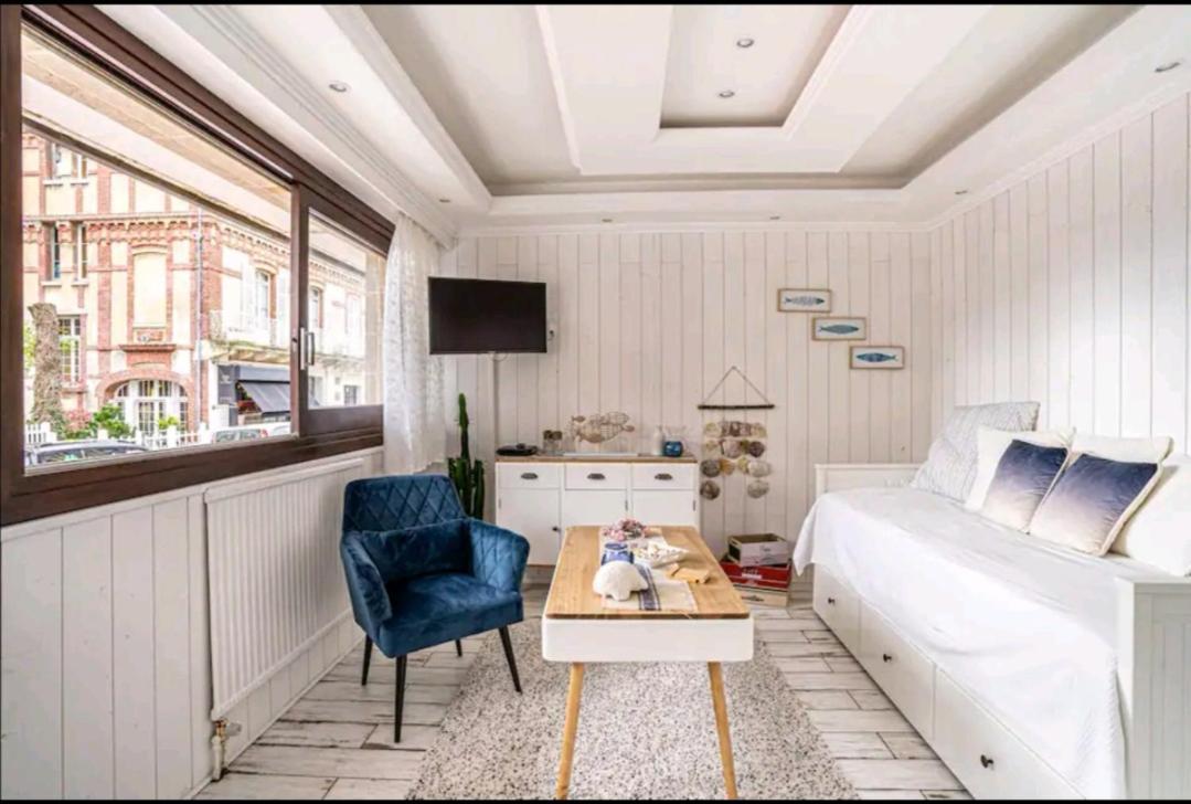 Deauville : Magnifique Studio En Face Du Casino ! Exteriér fotografie